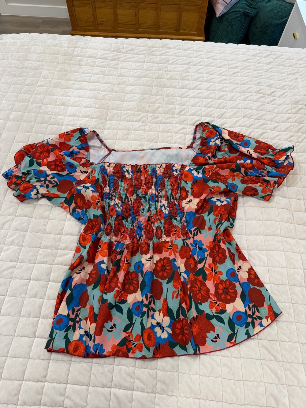 SHEIN Red and Blue Floral Smocked Square-Neck Puff Sleeve Top